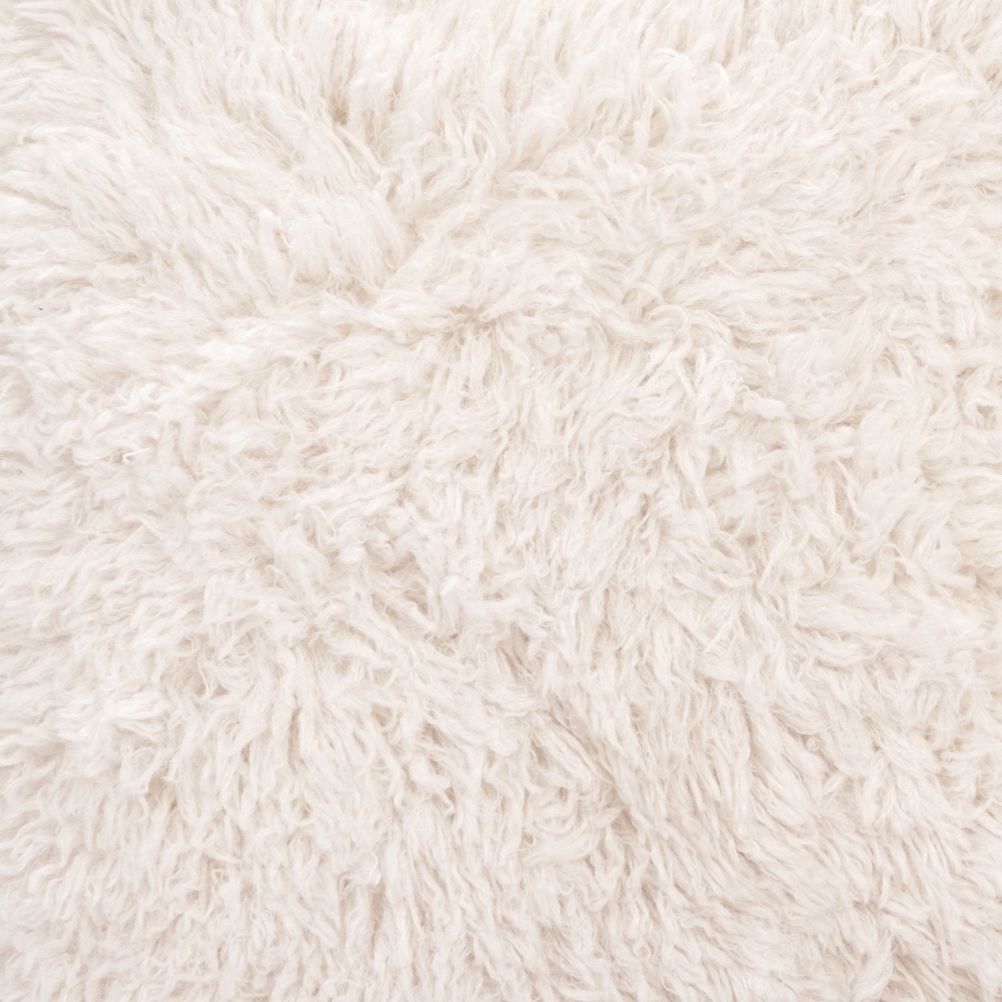 Pelut Accent Chair White - Cozy Roots Decor